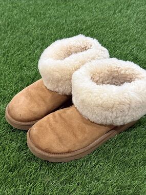 UGG Classic Mini Fluff Boot in Chestnut